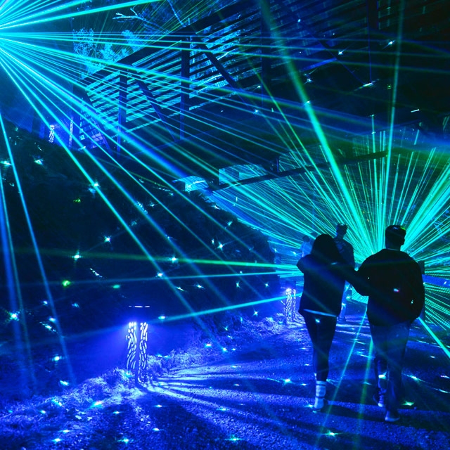 Blue and green laser lights at Aquavia Lumina.