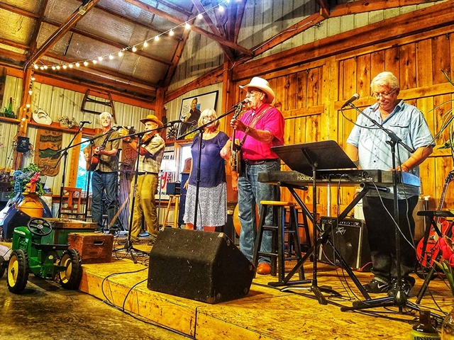 People performing at Wisconsin Opry in Wisconsin Dells.