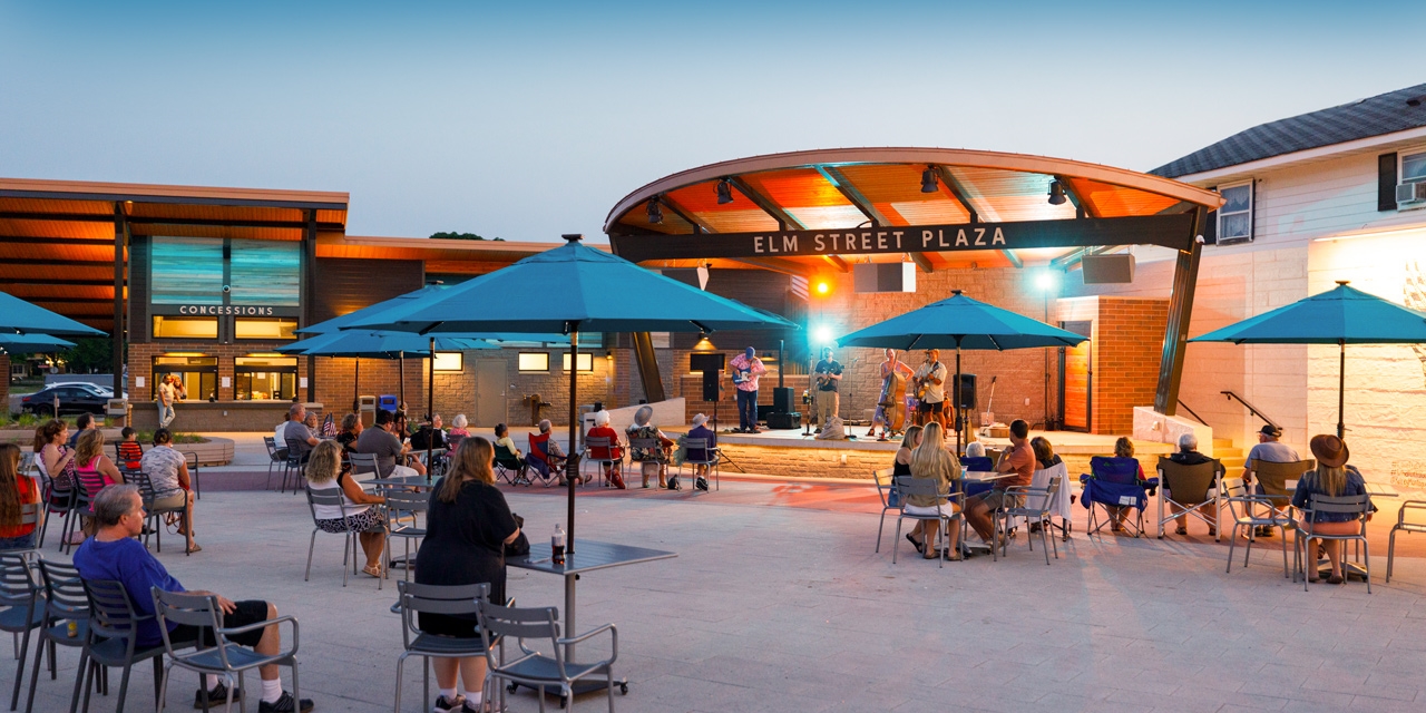 Summer evening at Elm Street Plaza.