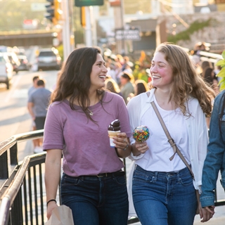 Women shopping in Downtown Wisconsin Dells